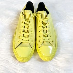 Low Top Yellow Size 9 Converse